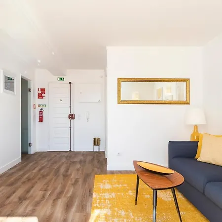 Rossio Sunny View דירה