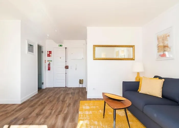 Rossio Sunny View Apartament *